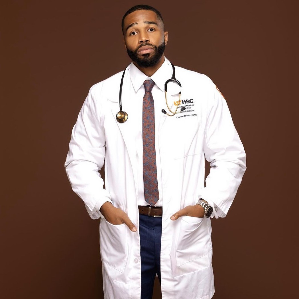Courtland Blount, MD. headshot